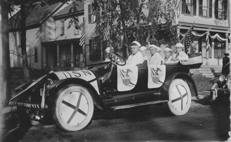 Sailors In Car 1919 Pauze