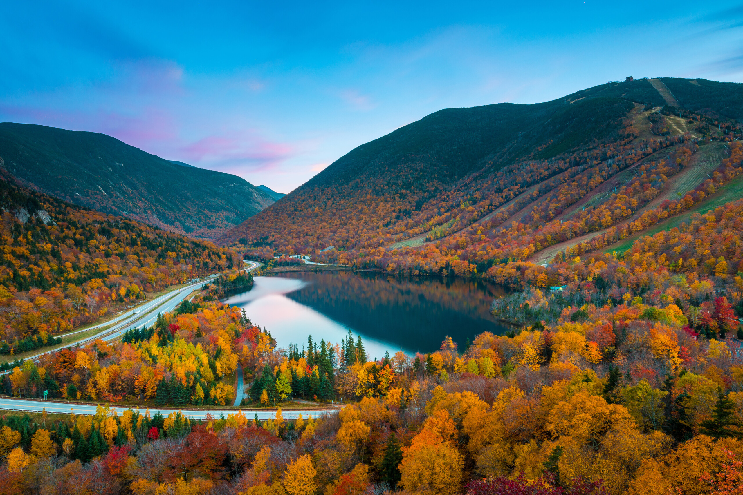 Fall,colours,in,franconia,notch,state,park,|,white,mountain